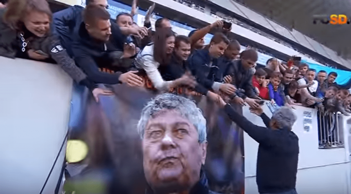 Mircea Lucescu, despărțire emoționantă de Șahtior. Jucătorii și fanii i-au arătat recunoștință pentru cei 12 ani la Donețk FOTO ȘI VIDEO