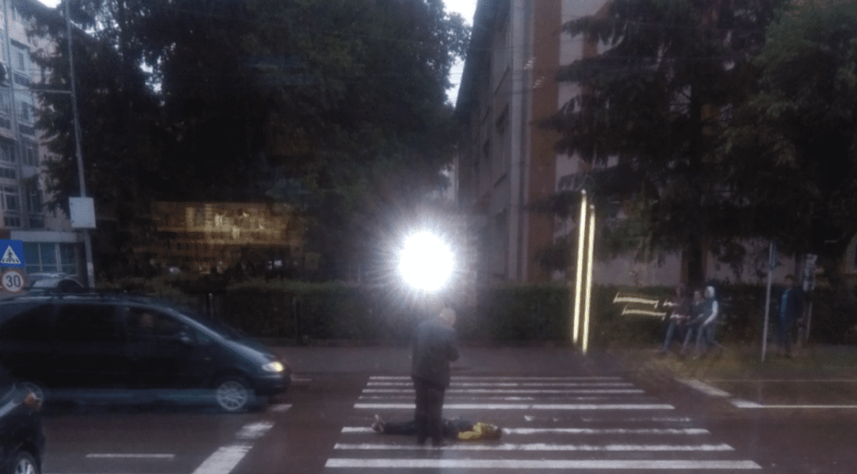 Bărbat din judeţul Iaşi, snopit în bătaie şi lăsat mai mult mort decât viu, în mijlocul străzii