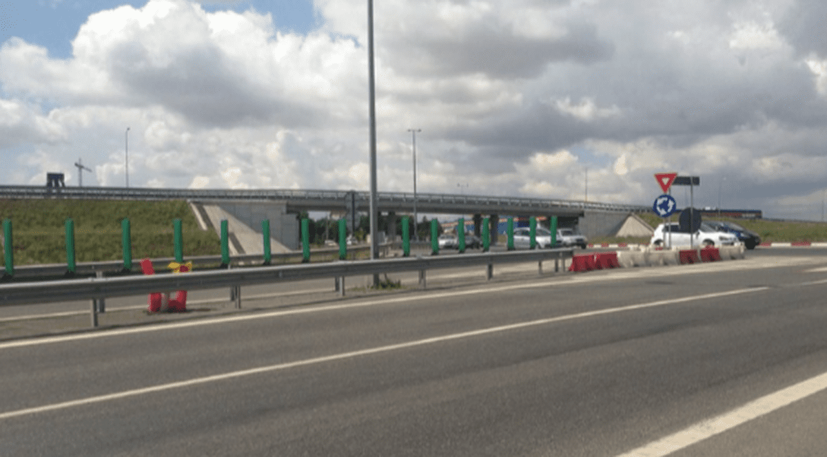 Lucrări de mântuială! Inaugurat anul trecut, noul tronson de pe Autostrada A4 începe să se degradeze