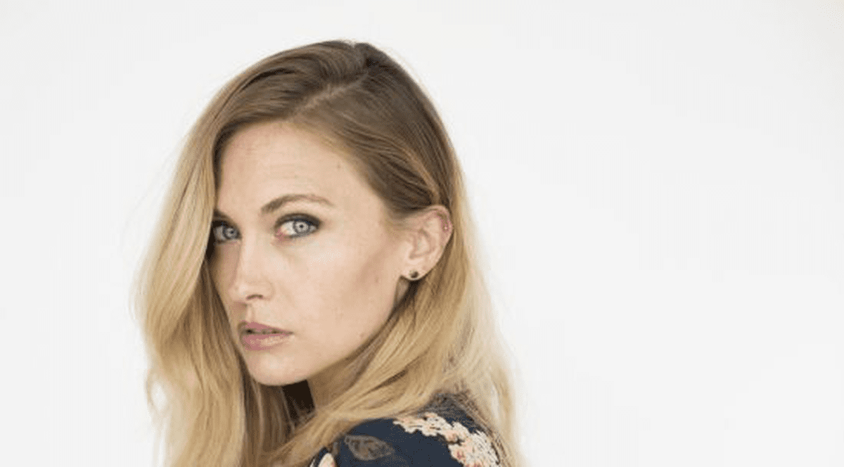 Poveste adevărată: Experiența cu primul bărbat din viața ei