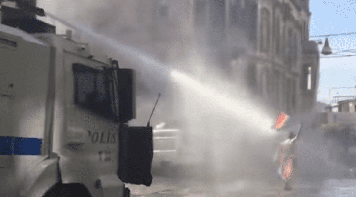 Poliția turcă, intervenție în forță împotriva participanților la Gay Pride