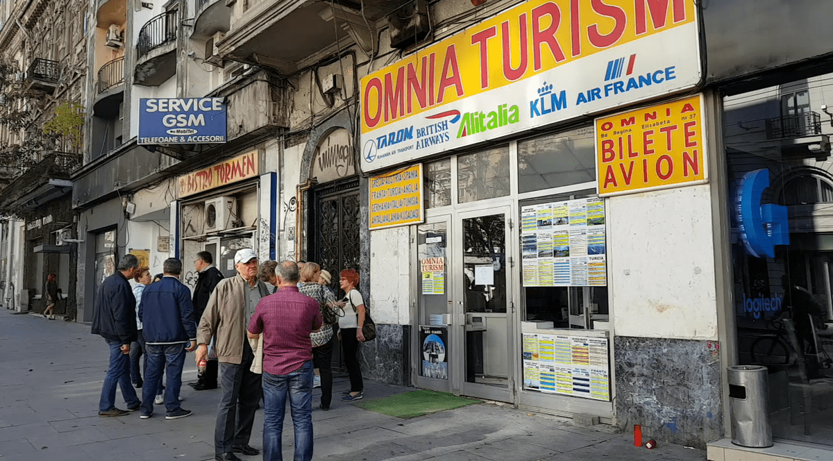 Clienții dau în judecată Omnia Turism şi Ministerul Turismului