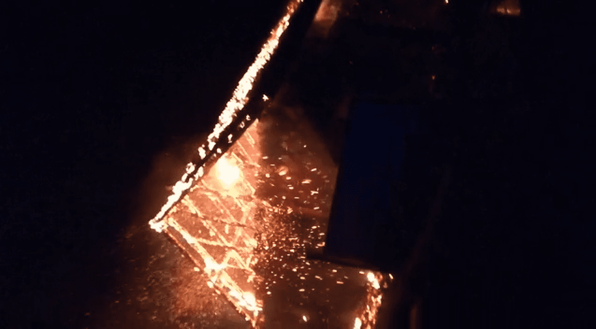 Familie cu doi copii din Caraș-Severin, rămasă fără casă