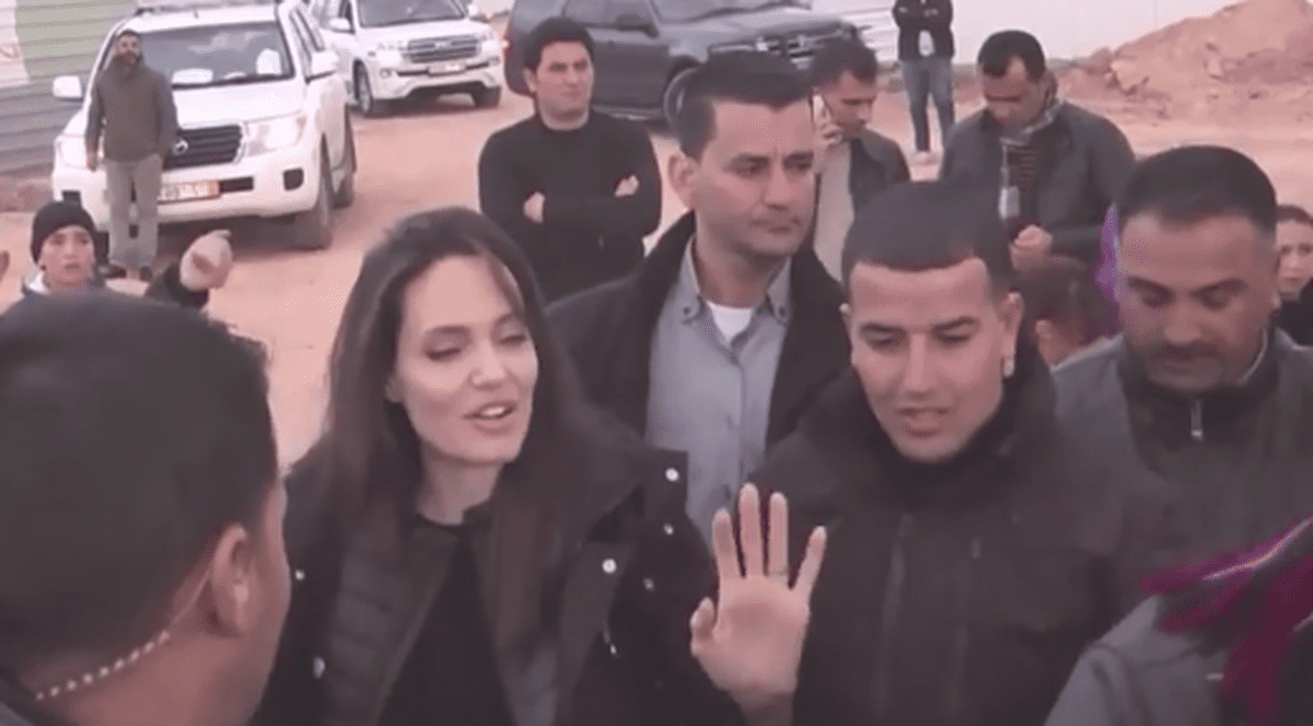 Angelina Jolie a vizitat refugiaţii sirieni din Iordania