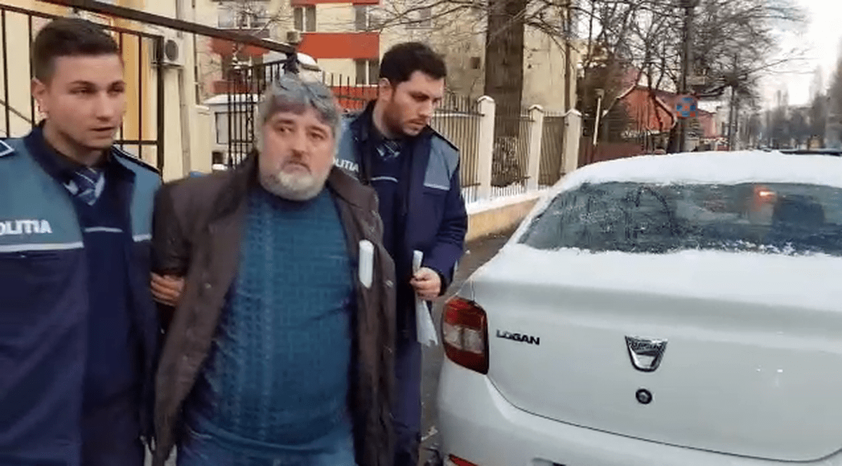 Un stomatolog a organizat spargerea cabinetului la care lucra. Medicul i-a tocmit pe hoții ”Cacao” și Meclaud care au furat un seif cu 46.000 de lei