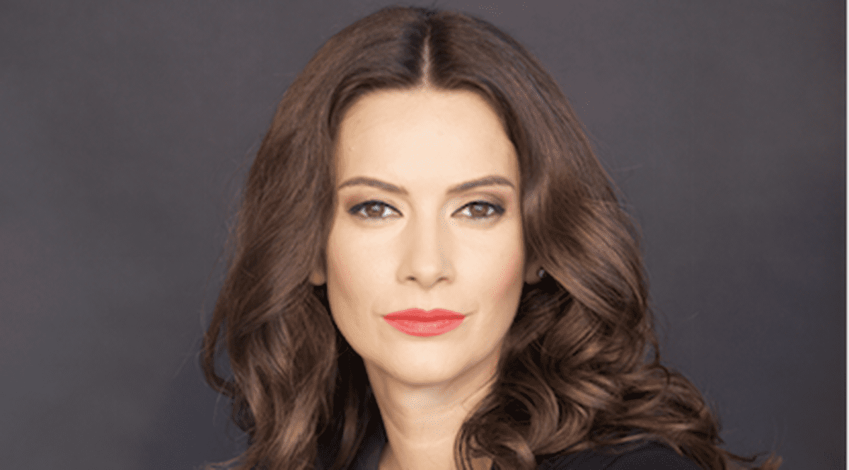 Andreea Berecleanu a fost nașă. Răpitoare la brațul soțului estetician | FOTO