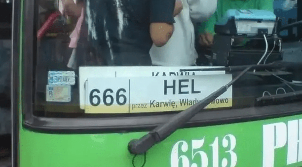 Un site catolic cere autorităților poloneze să încheie ruta autobuzului 666 către Hel