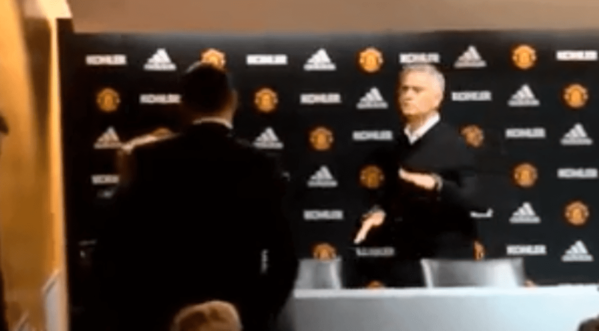 Jose Mourinho a părăsit furios conferința de presă, după Manchester United - Tottenham 0-3. ”Respect”! VIDEO