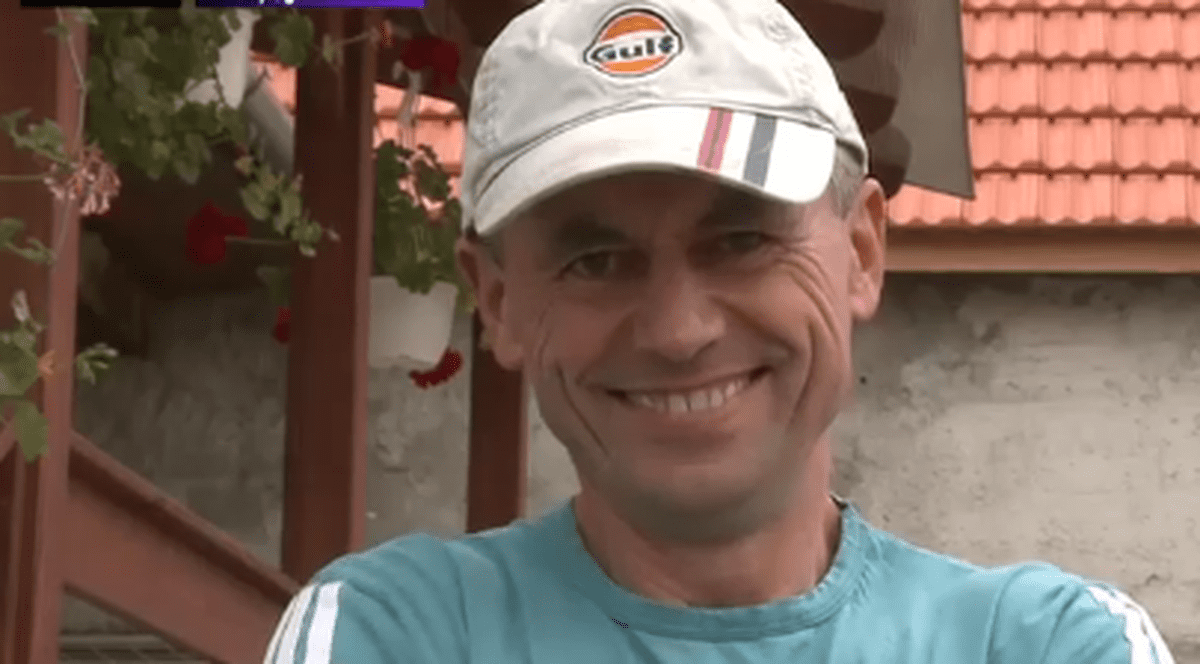 Un bărbat din Bihor a găsit 400 de monede de argint în curtea casei. Primul lucru pe care l-a făcut acesta