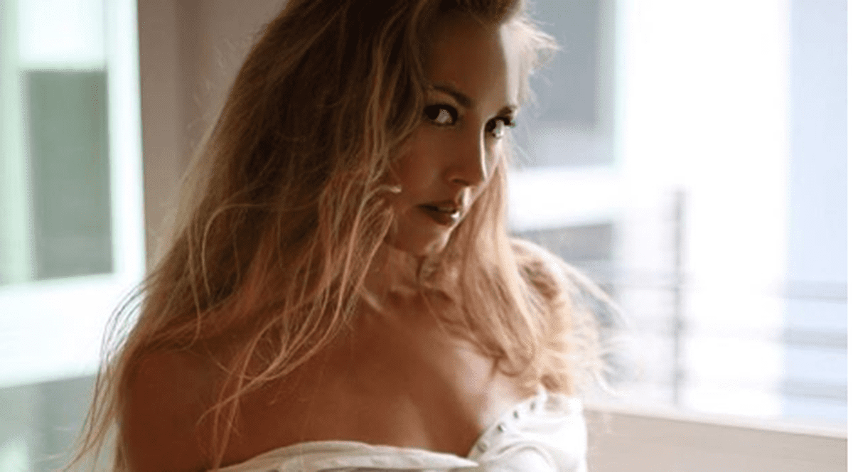 Nora Segura, cea mai sexy soție de fotbalist. Portarul american Tim Howard o are acasă!