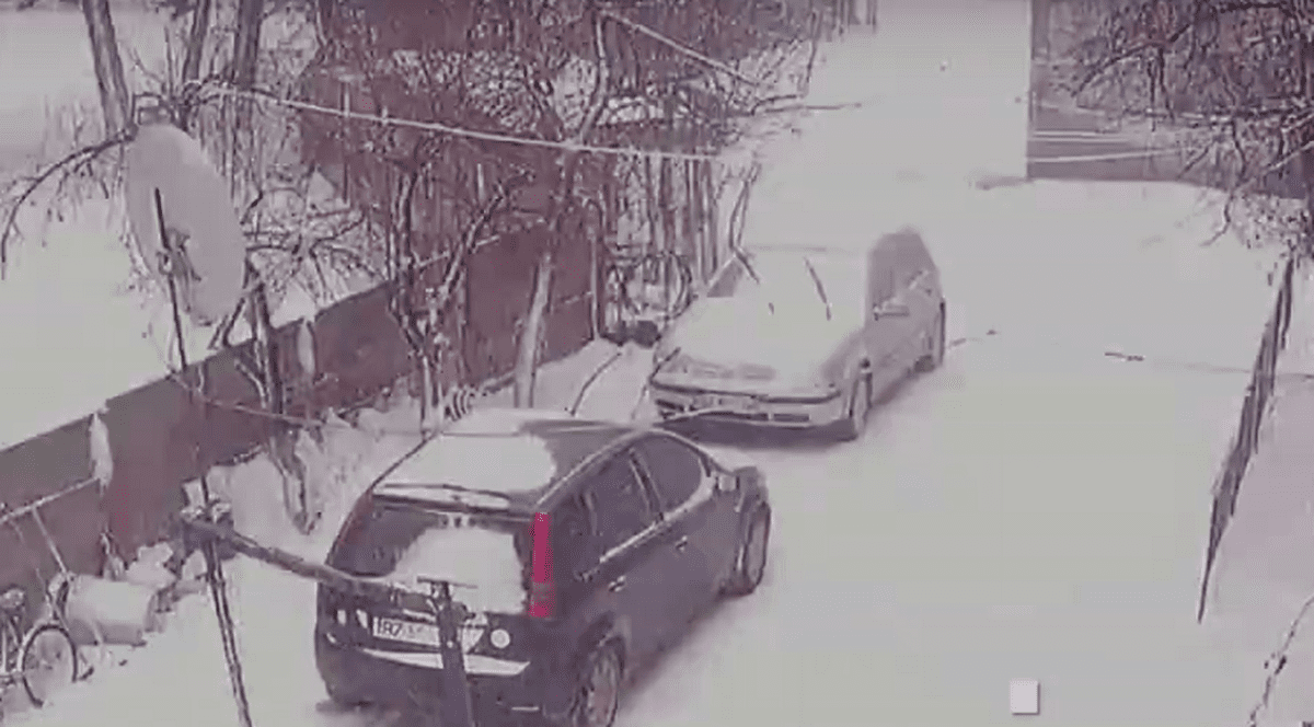 Fenomen rar la Buzău. Ninsoare cu tunete si fulgere