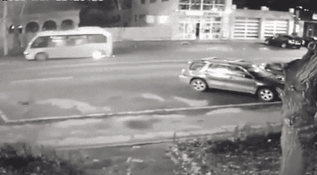 VIDEO | Imagini incredibile cu momentul în care un autobuz din Brăila rămâne fără roată în mers