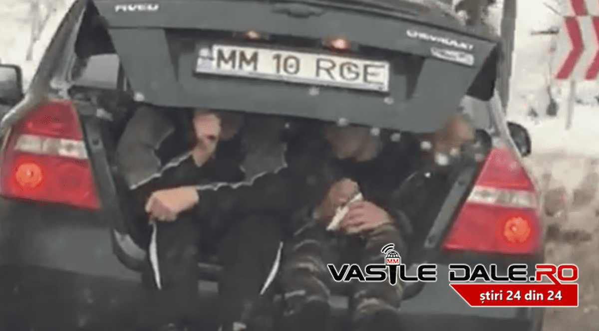 Un șofer inconștient a transportat doi tineri în portbagajul mașinii