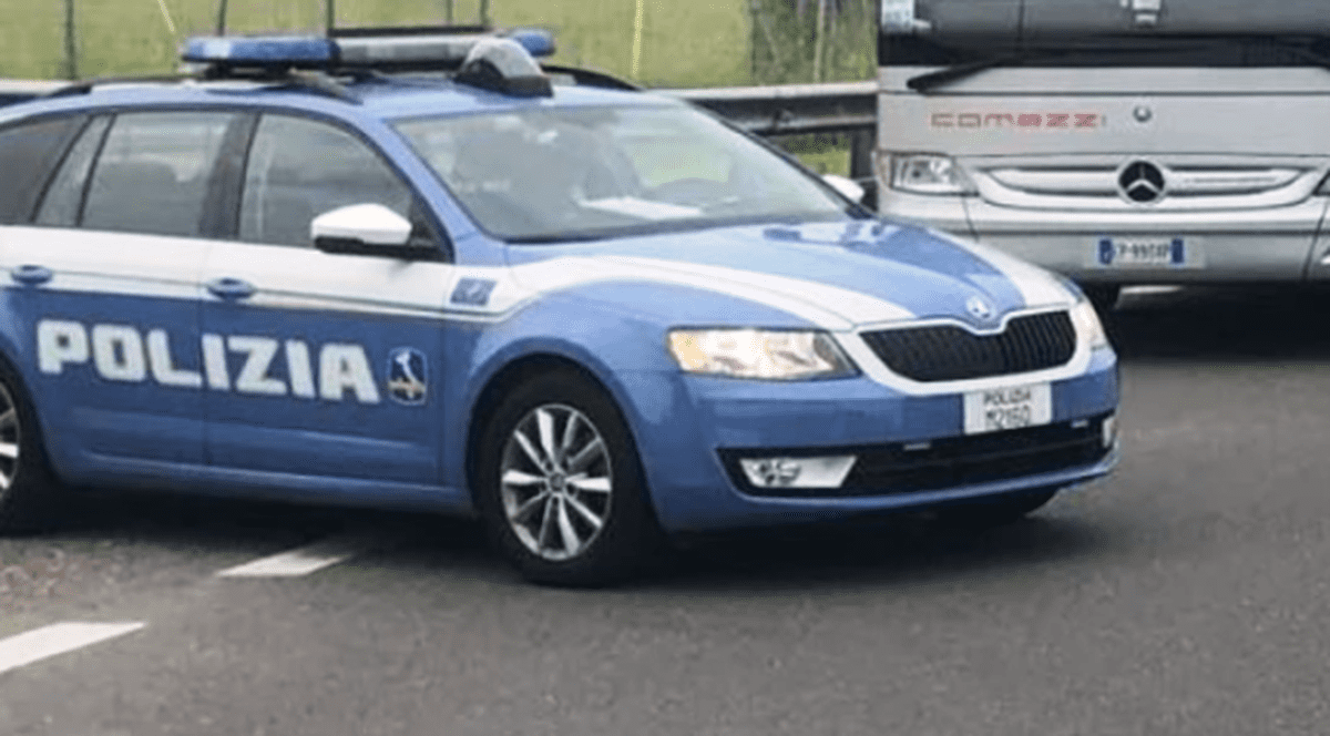 Un român a rupt bariera de la o autostradă în Italia și a refuzat să se supună testului de alcoolemie