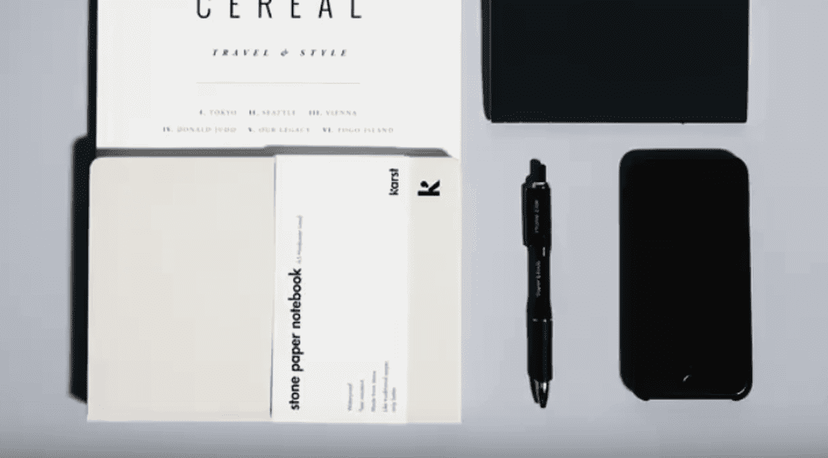 Doi australieni au inventat hârtia din piatră. Este reciclabilă la nesfârșit