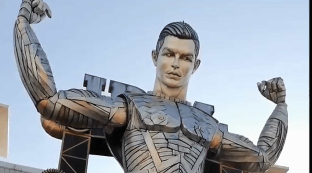 Robotul Cristiano Ronaldo face senzație la un carnaval în Italia