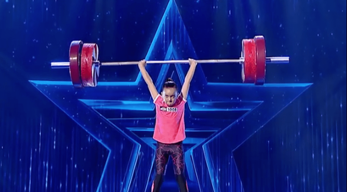 A opta ediție Românii au talent, sezonul 10. Pasiunea neașteptată a unei fetițe de 9 ani. ”Am 25 kg și fac genoflexiuni cu 45kg”