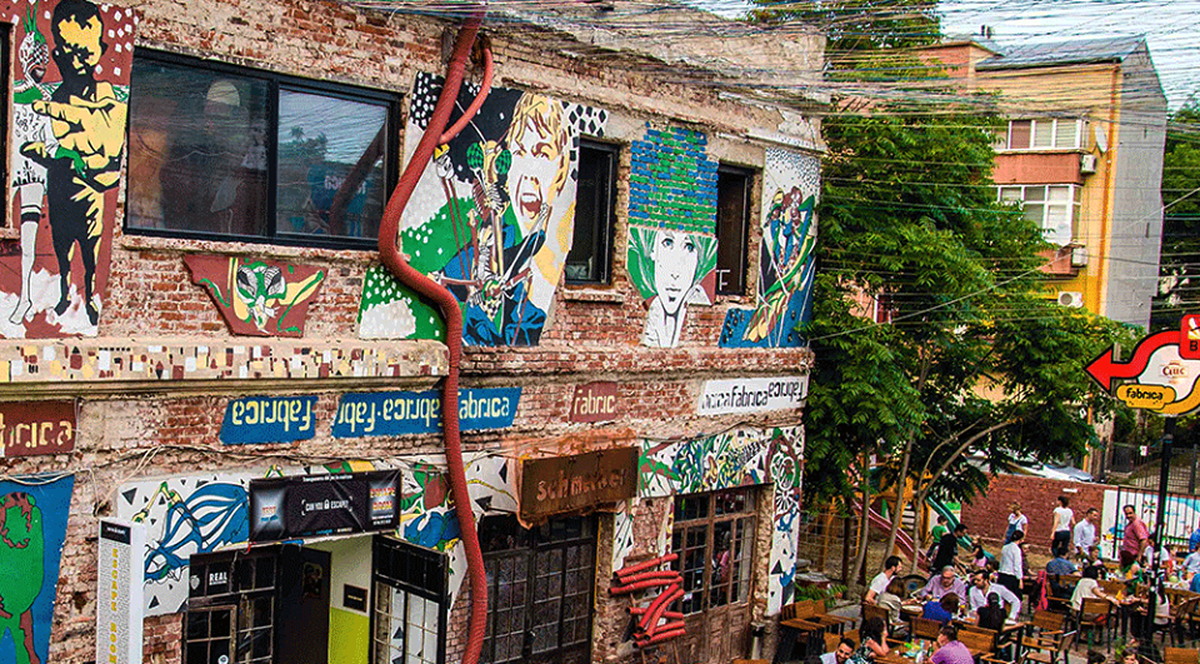 Clubul Fabrica ar putea fi demolat ca să facă loc unor blocuri de 8 etaje. Nicușor Dan cheamă bucureștenii să se opună proiectului Primăriei