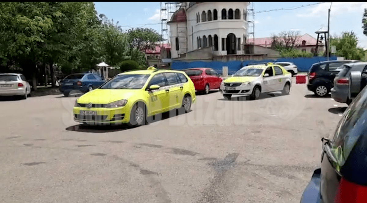 VIDEO|  Înmormântare şi revoltă la Râmnicu Sărat. Autoritățile care au transformat spitalul în unitate	Covid, învinovățite pentru moartea unui taximetrist