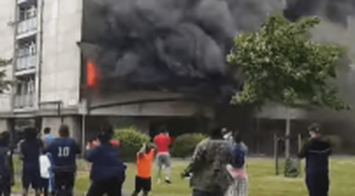 VIDEO | Incendiu major la un turn din Londra. 18 persoane, inclusiv șase copii, intoxicați de fum