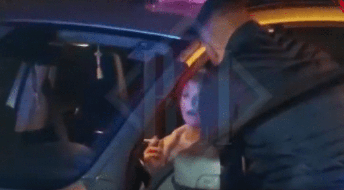 VIDEO | Partenera unui interlop ieșean, scandal cu poliția, după ce a fost prinsă beată la volan. Femeia e în arest la domiciliu