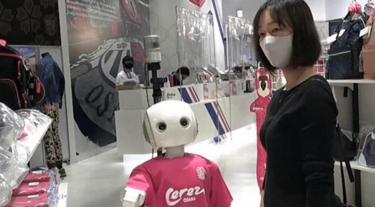 VIDEO | Un robot din Japonia verifică dacă oamenii din magazine poartă mască de protecție