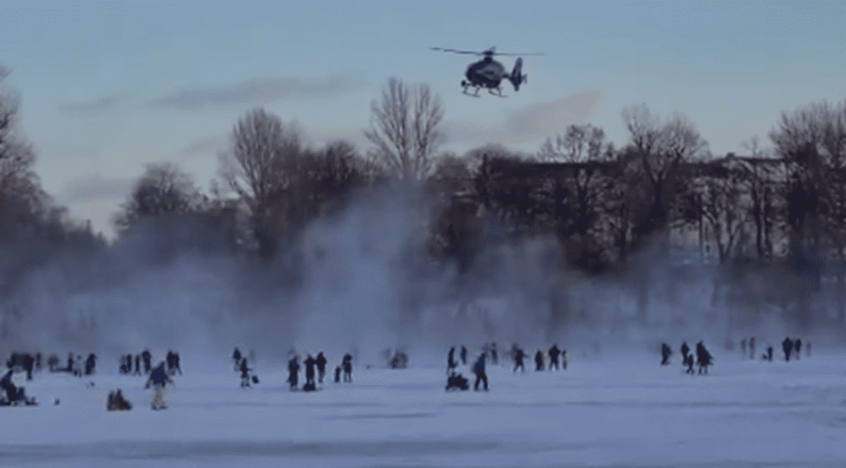 VIDEO | Părinți și copii, goniți de pe lacurile înghețate din Germania cu elicopterul Poliției