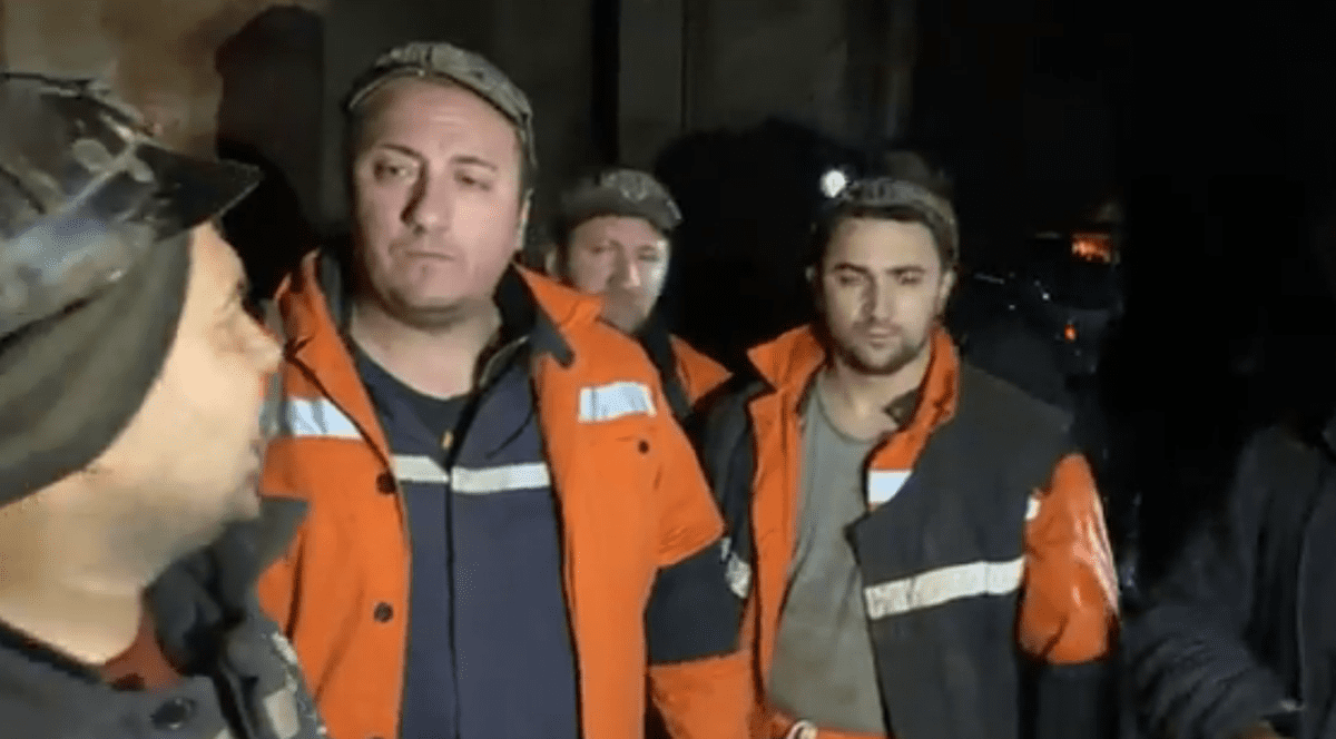 Manifestație la Lupeni pentru minerii care refuză să iasă din subteran de 48 de ore pentru că nu și-au primit salariile