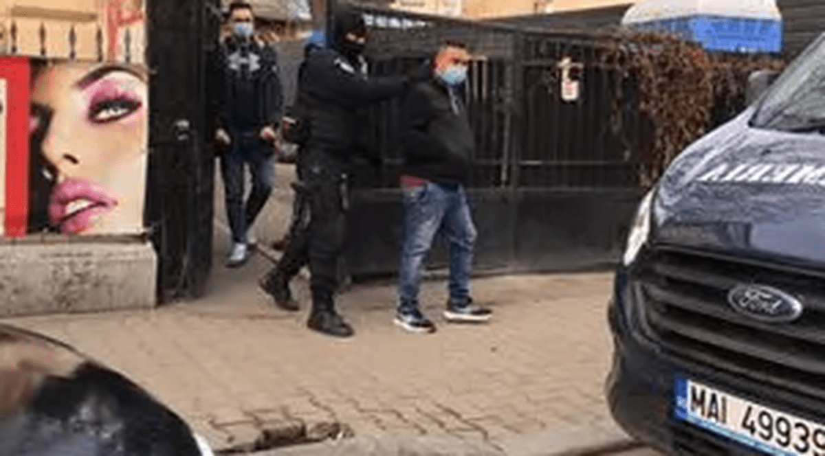 17 persoane din Iași au fost reţinute pentru trafic cu substanţe interzise. Drogurile, ascunse în pamperși și în lenjeria intimă