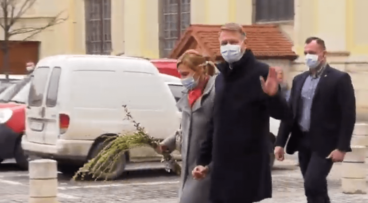 Președintele Klaus Iohannis și soția sa, prezenți la slujba de Florii, la Sibiu