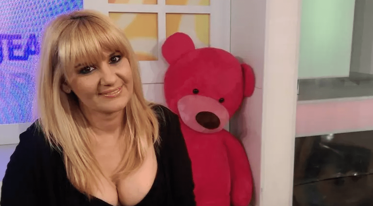 Cine este fiul cel mic al Nicolei. Jonathan este actor și a jucat alături de Kira Hagi în piesa „Martha și George”