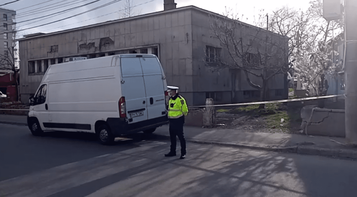 O adolescentă de 17 ani, găsită moartă într-o clădire abandonată din Ploieşti