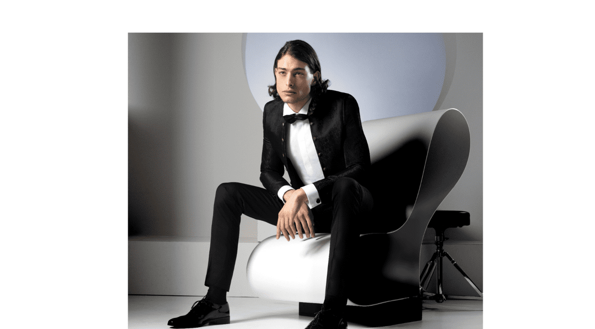 (Publicitate) Costume de mire bespoke pentru nunta în aer liber