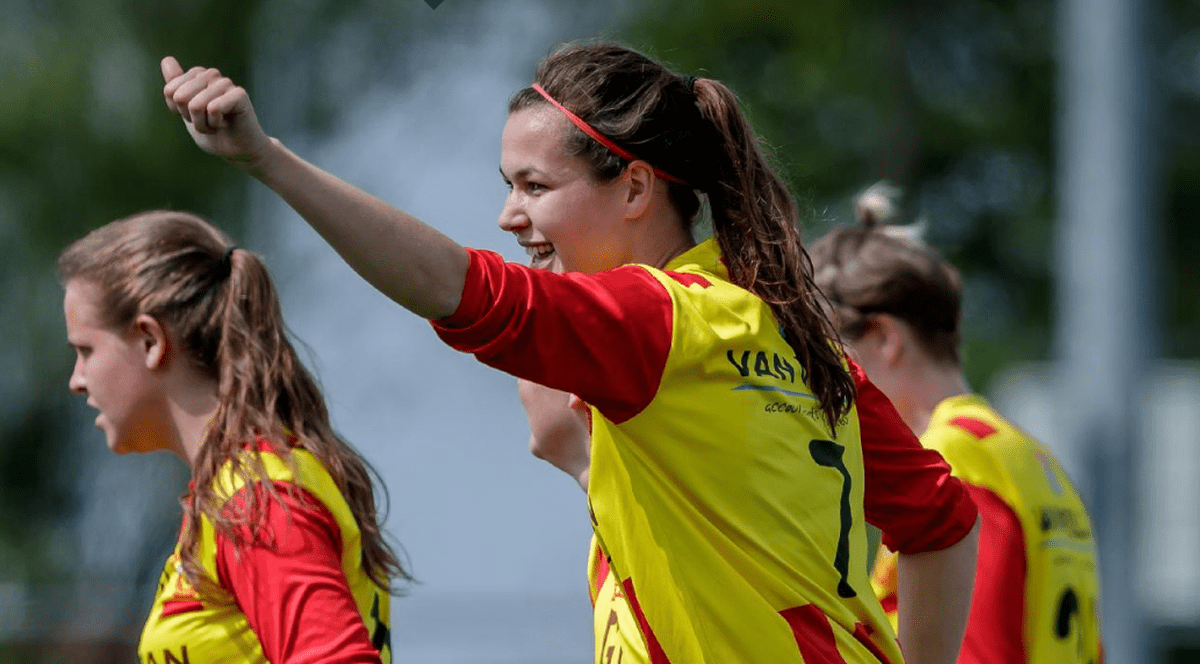 Decizie revoluționară în fotbal: Federația Olandeză le va permite femeilor să evolueze în echipe masculine