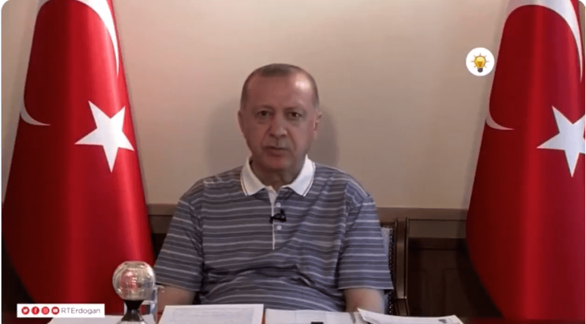 Președintele turc Recep Erdogan a ațipit în timp ce ținea un discurs în fața partidului său