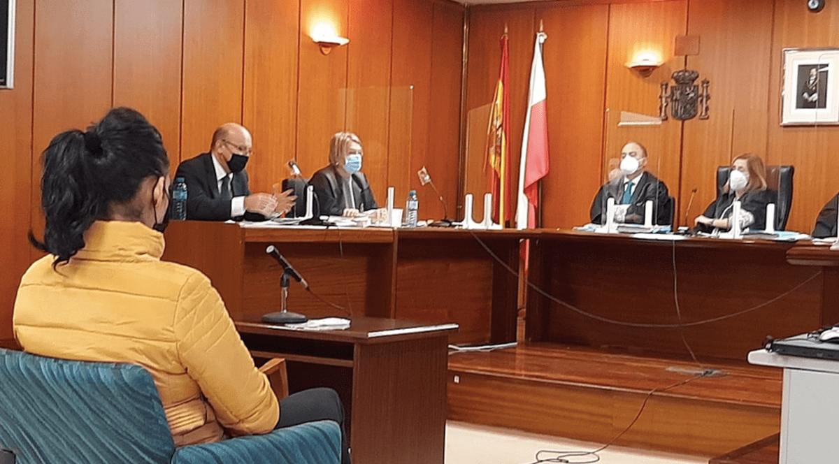 O româncă angajată la un club de noapte în Spania, condamnată la închisoare. I-a spus unui client că e pe moarte și i-a luat un milion de euro