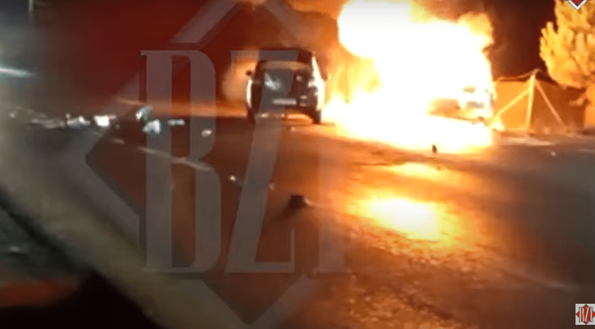 Grav accident în Iași: Două mașini au fost cuprinse de flăcări, după ce un șofer băut a intrat pe contrasens