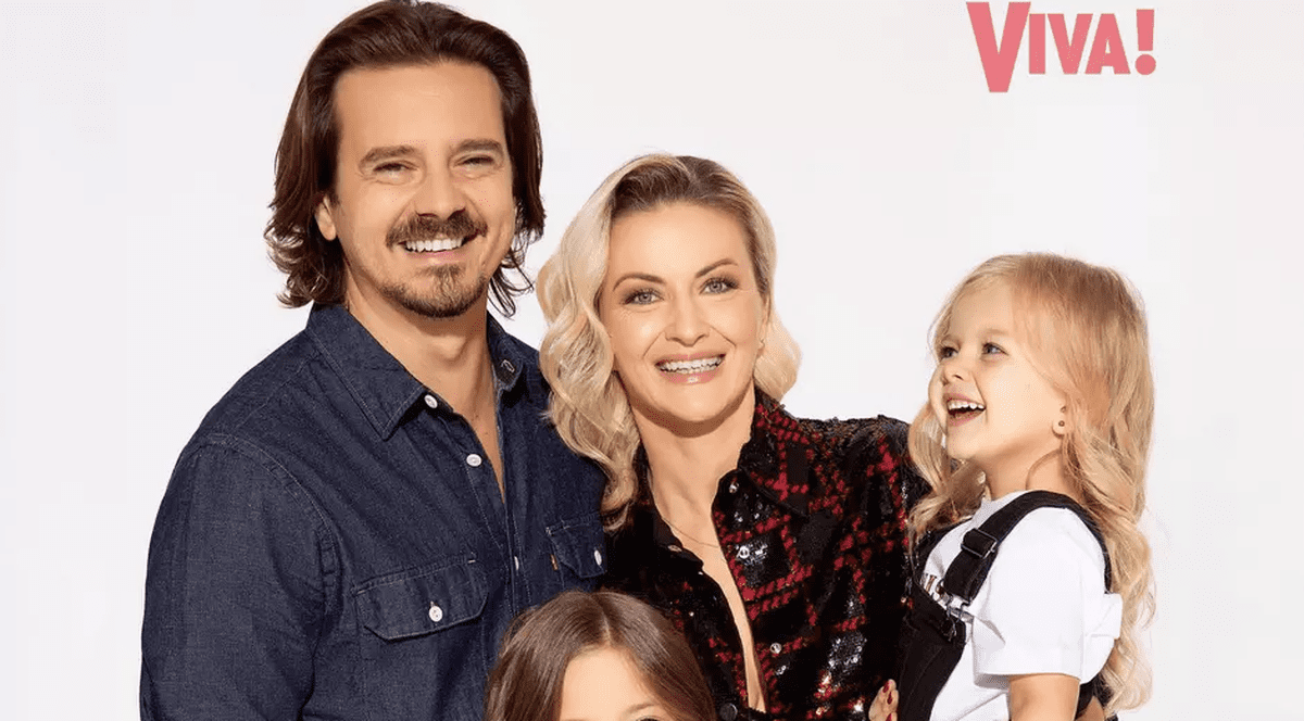 Elwira și Mihai Petre, pictorial de familie alături de cele două fiice. Ce vor face cu banii câștigați la „Asia Express”