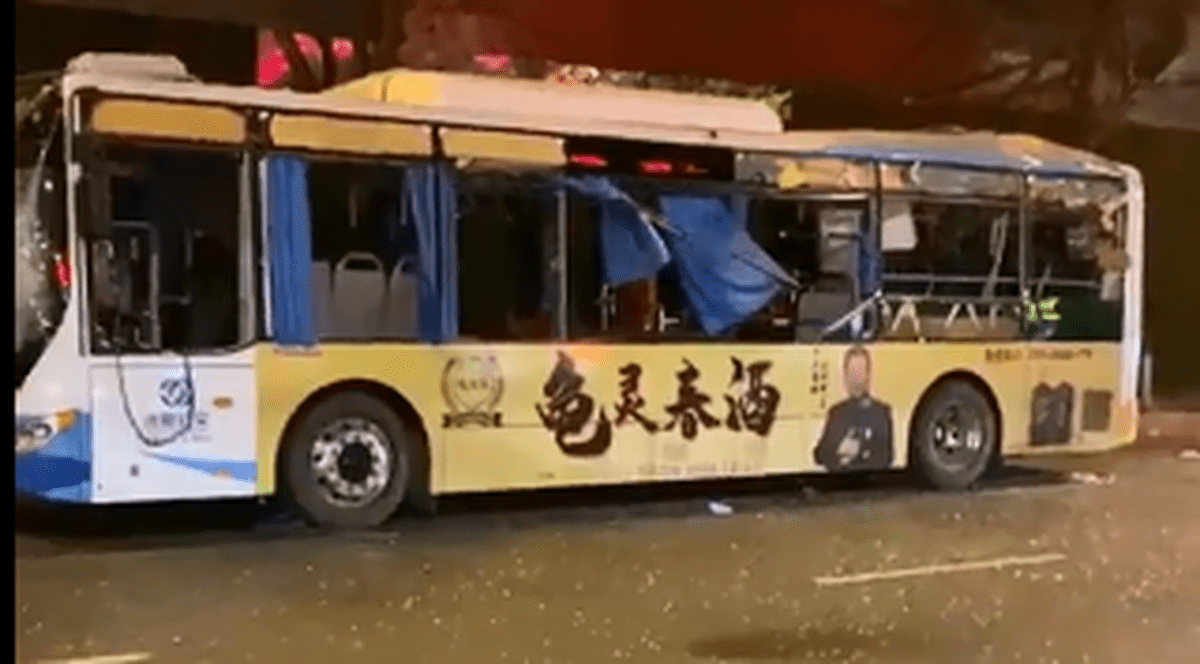 42 de răniţi şi un călător decedat, după explozia unui autobuz, în China