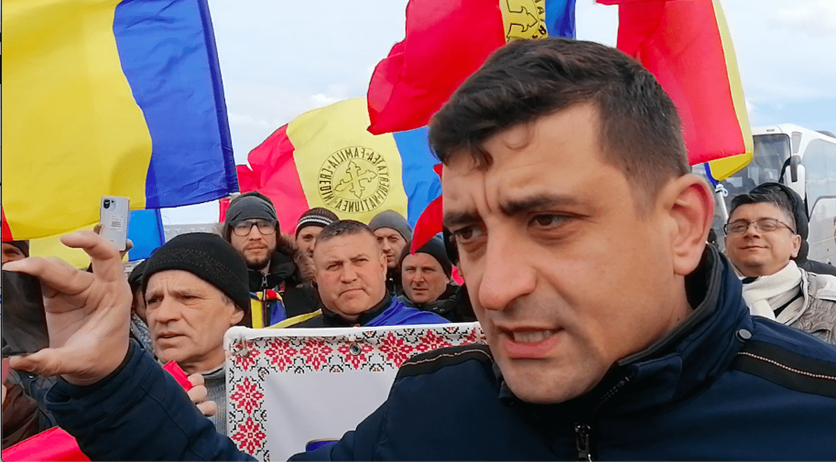 Reportaj din autocarul AUR de la Constanța la București. Cântece patriotice și discuții despre război: „Să vină rușii, să-l dea jos pe Iohannis”