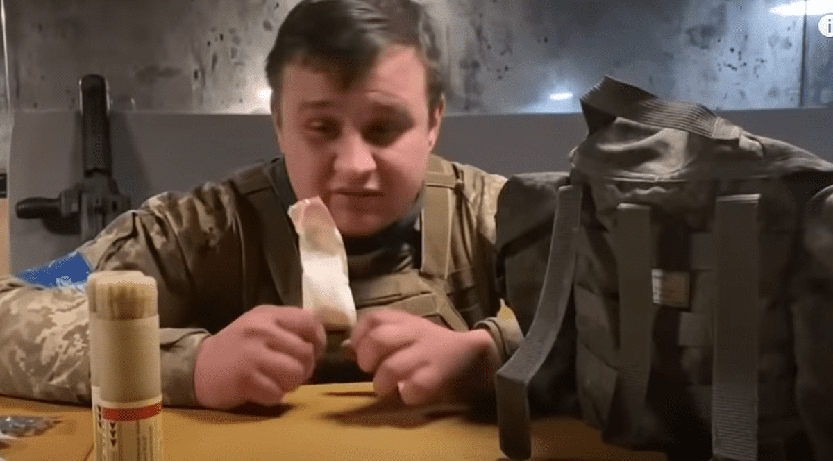 Ce au găsit ucrainenii în ranița unui soldat rus luat prizonier. „Principiile sovietice au rămas în picioare”