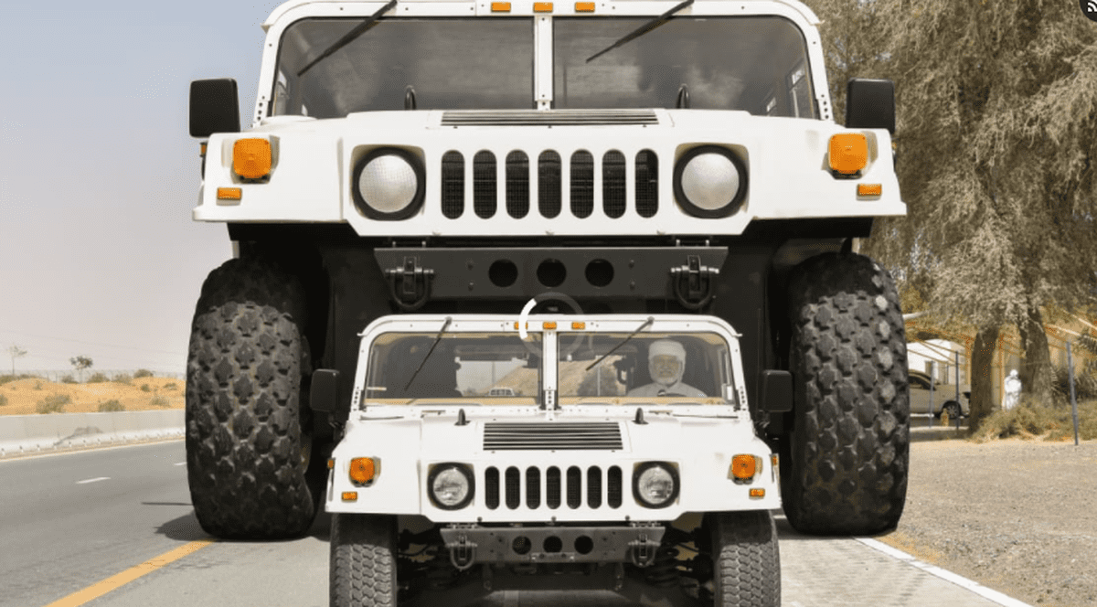 Cum arată cel mai mare Hummer din lume. E dotat cu dormitor, bucătărie și baie