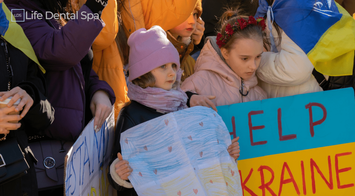 Primele clinici din România care oferă refugiaților din Ucraina tratamente dentare de urgență