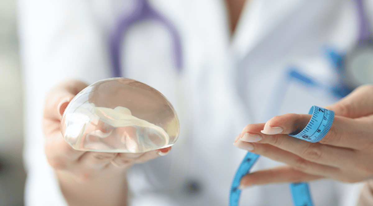 Implantul mamar – costuri și beneficii