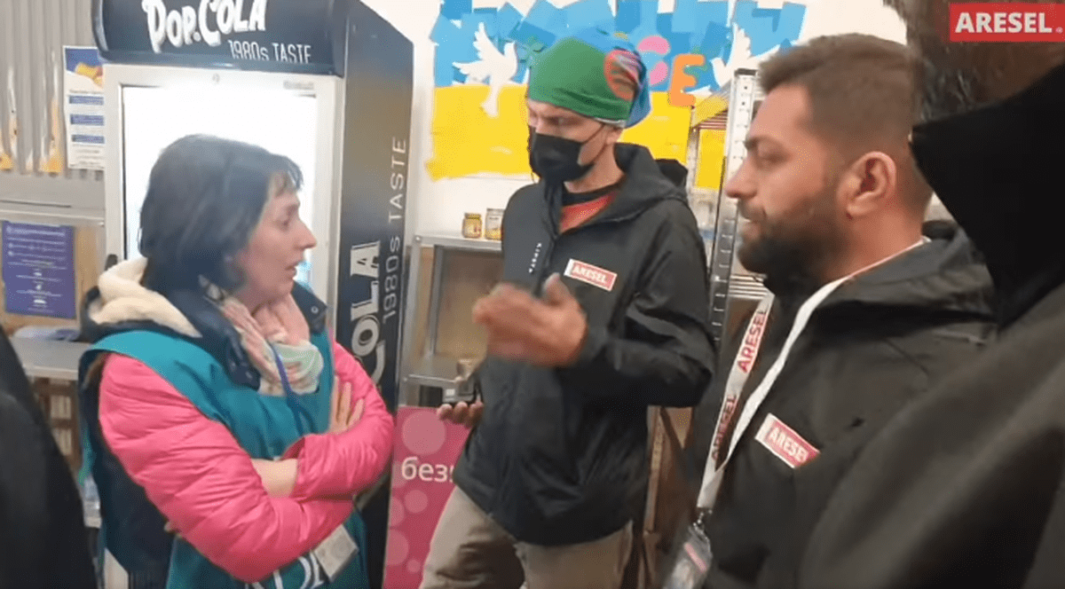 Cazul unor refugiați romi care nu au fost primiți în sala din Gara de Nord unde se oferă masă caldă fiindcă „mănâncă prea mult”