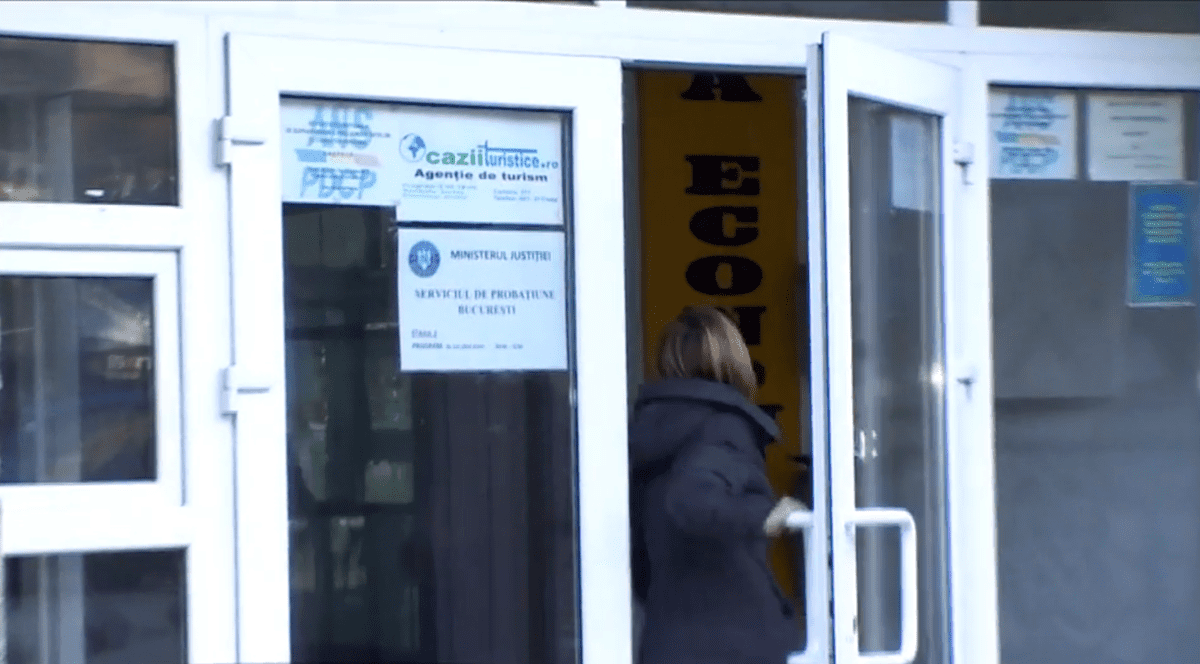 Sediul Serviciului de Probațiune București, vandalizat pentru a treia oară în ultima săptămână. „S-au tăiat niște cabluri”, confirmă șeful instituției