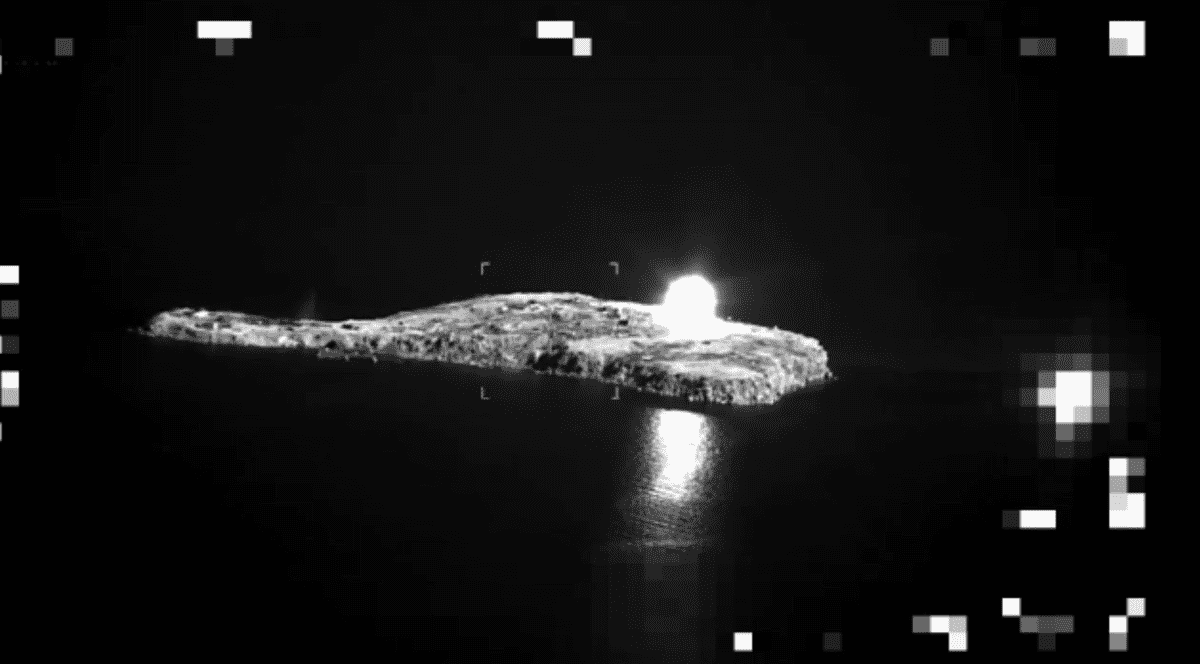 Război în Ucraina, ziua 128 | După ce s-au retras „din bunăvoință”, rușii atacă Insula Șerpilor cu bombe cu fosfor