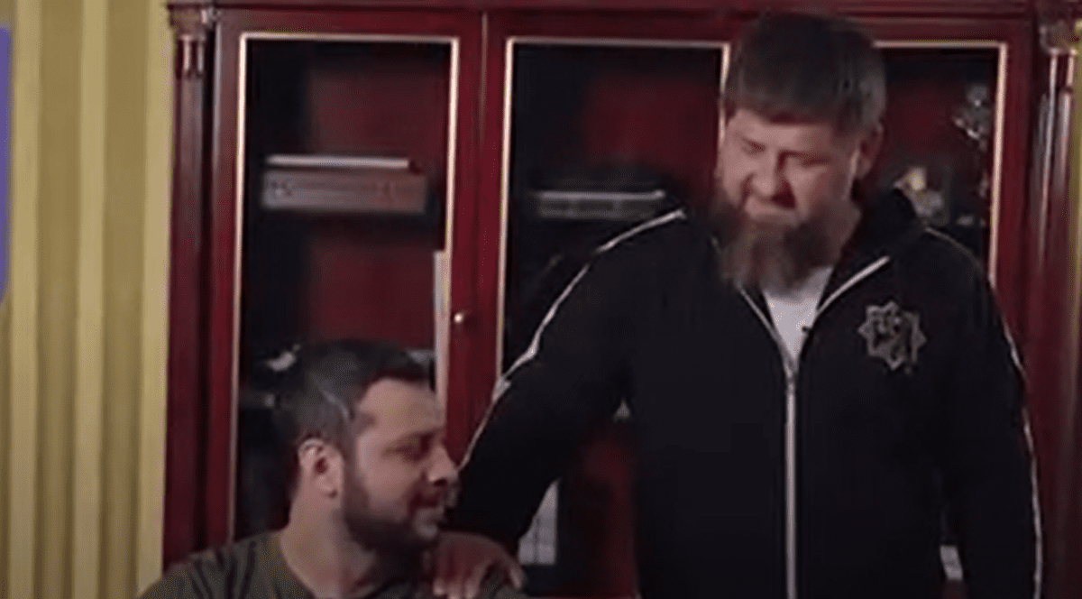 Ramzan Kadîrov a regizat într-un videoclip parodic capitularea Ucrainei, cu un actor rus în rolul lui Zelenski