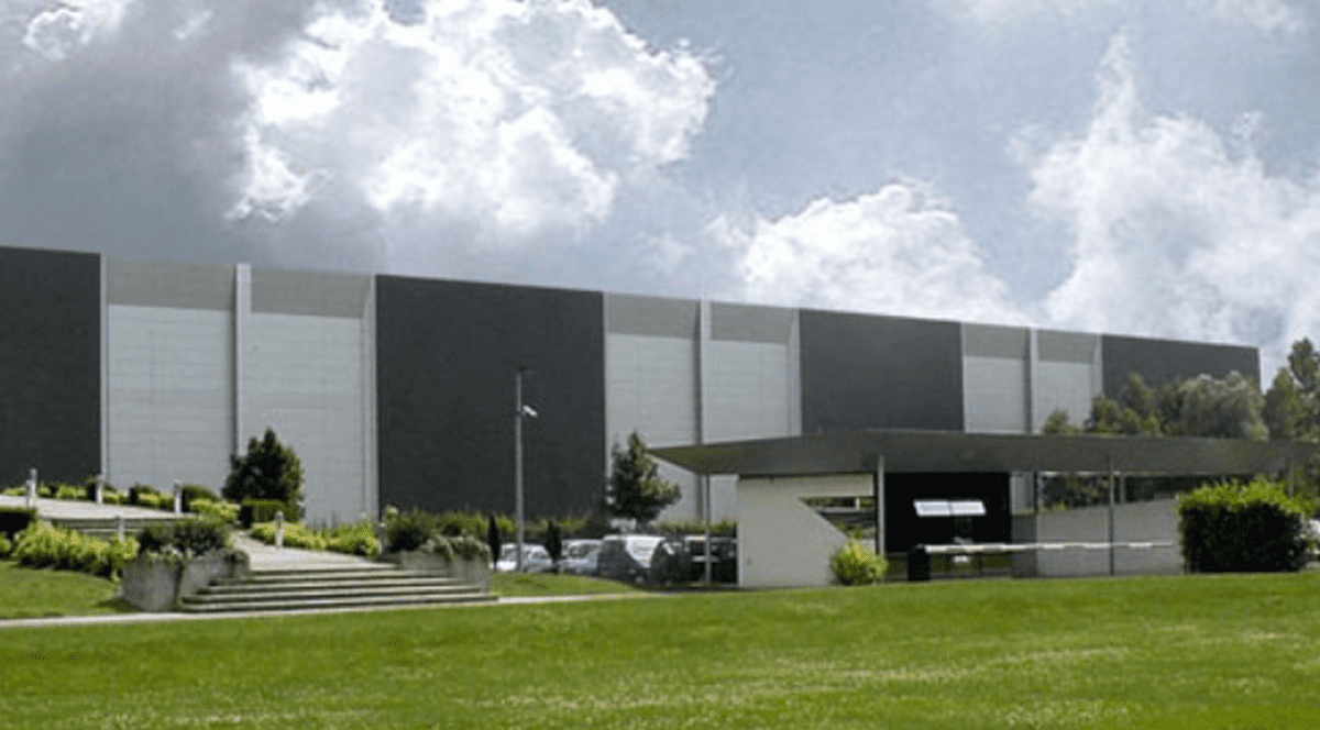 Hoț dintr-o bandă de români care a dat o spargere la un depozit Chanel de lângă Paris: „Nu voiam să iau nimic, îmi trebuiau paleți pentru struguri”