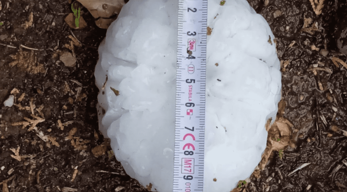 „10 minute de teroare”. Furtună cu grindină cât oul de găină, în Catalonia. O fetiță a murit și zeci de oameni au fost răniți